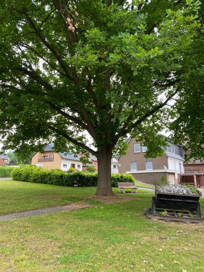 Familienfreundliche Ferienwohnung Anna Rollshausen エクステリア 写真